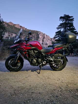 Benelli TRK 502 - Moto de Carretera