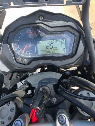 Benelli TRK 502 - Moto de Carretera