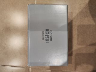 Cámara Instax Mini 70 Fujifilm Dorada