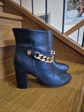 Botines Guess Piel Cadena Dorada Talla 38(calza39)