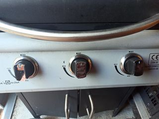 Barbacoa gas 3 quemadores y fogon cocina. + Funda.