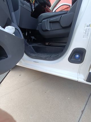 Opel Vivaro larga motor 2.0 180cv automática 