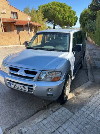 Mitsubishi Montero 2004