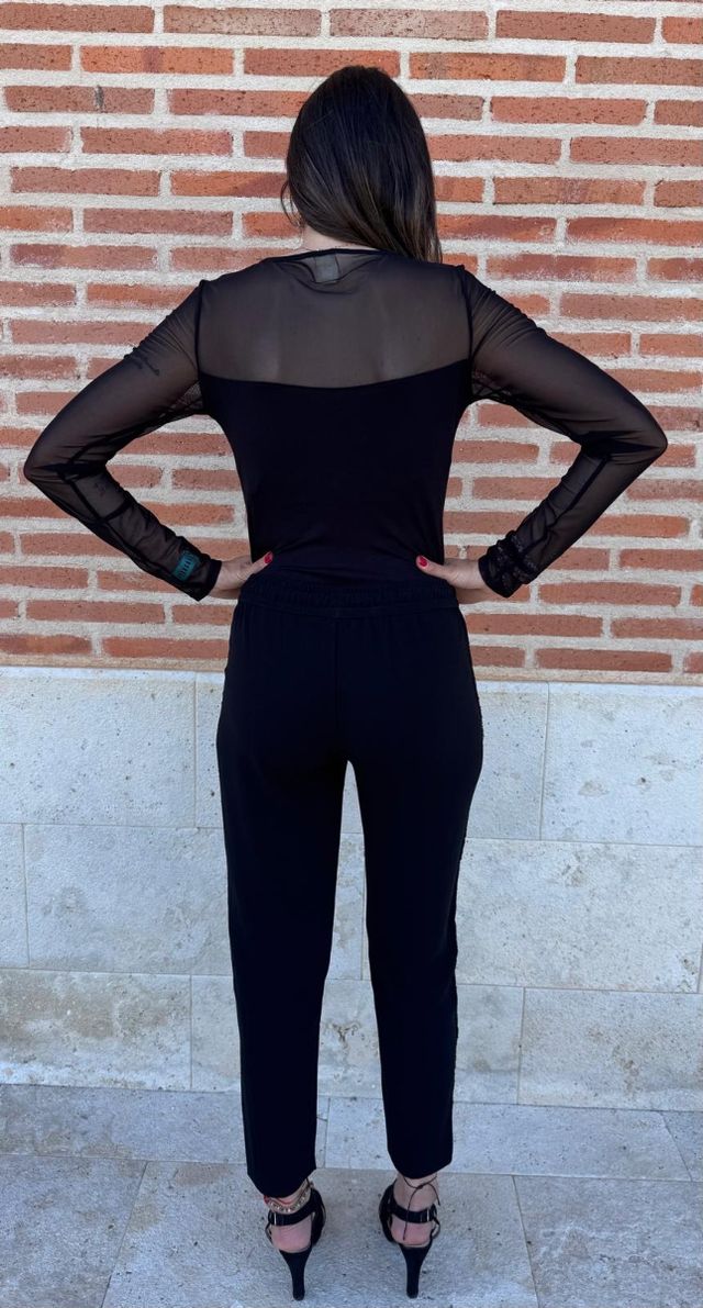 Body negro manga larga con transparencias