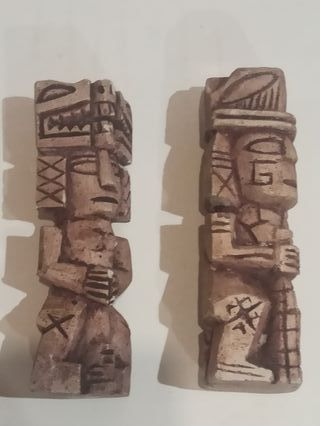 Statue in pietra azteca