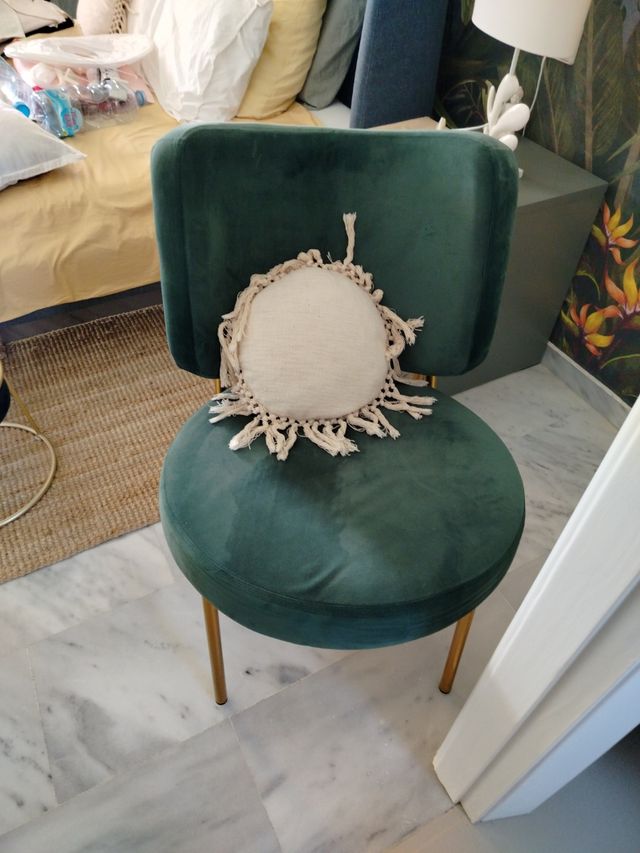 Sillón terciopelo verde patas doradas