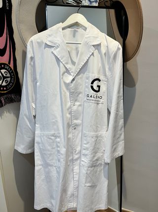 Bata y casaca sanitaria Claudio Galeno blanca
