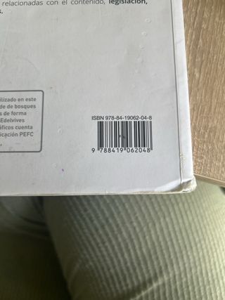 Libro de texto en formato físico de Operaciones...