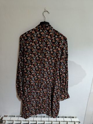 Vestido camisero floral Stradivarius Talla M