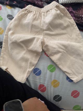 Pantalones de pana beige para bebé