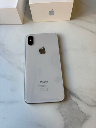 iPhone X 64GB Blanco + 6 Fundas