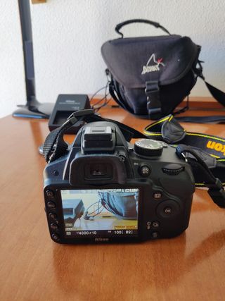 Cámara profesional reflex Nikon D3200 como nueva