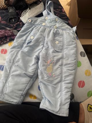 Mono azul para bebé