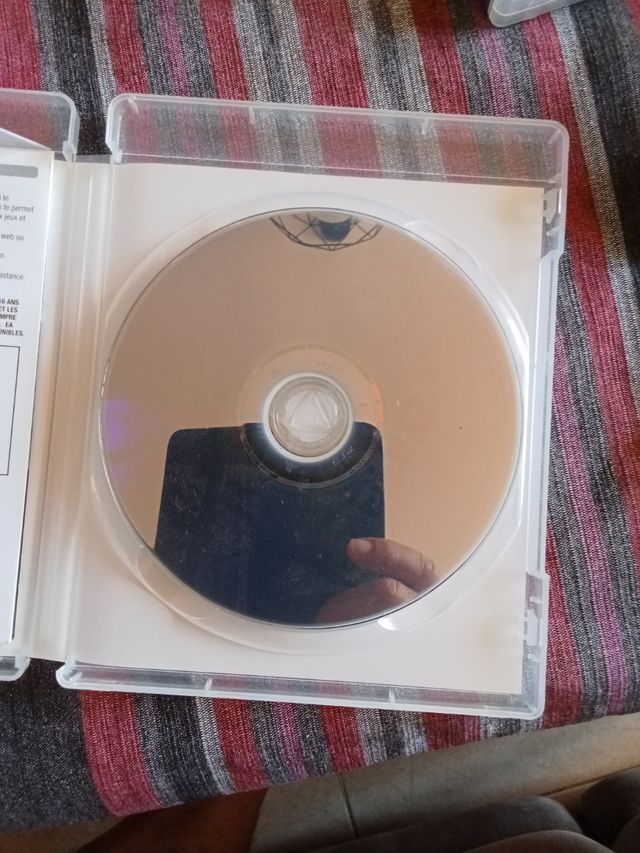 FIFA 15 PS3. Se puede cambiar a español.