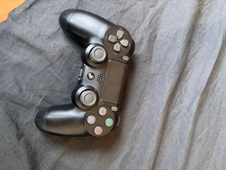 PS4 (PlayStation 4) Negra + 2 Mandos