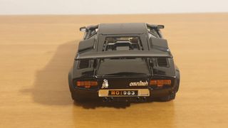 Modellino LAMBORGHINI COUNTACH (1988) Burago 1:24