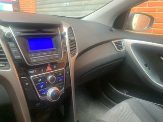 Hyundai i30 azul cielo 