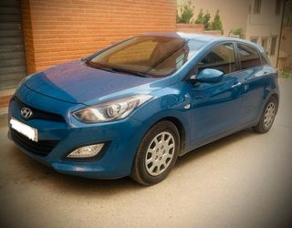 Hyundai i30 azul cielo 