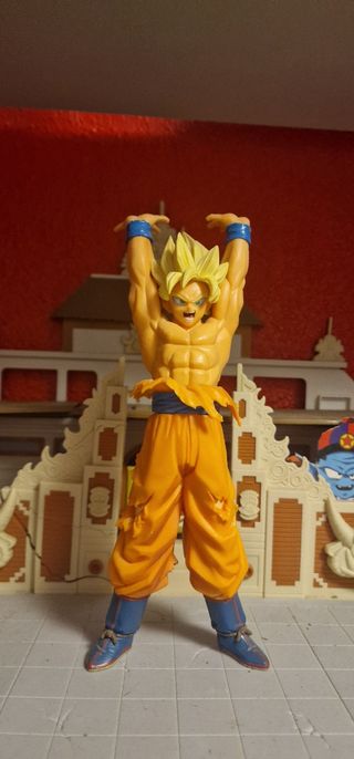 Figura Goku Super Saiyan Dragon Ball