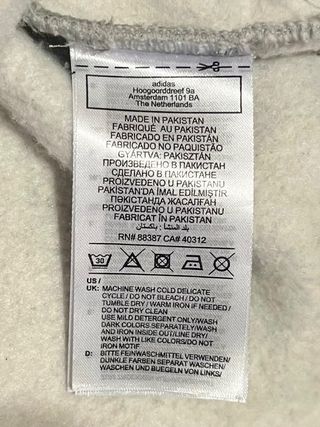 Sudadera Adidas Gris con Rayas Blancas