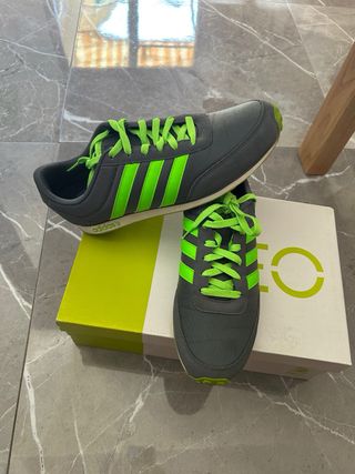 Zapatillas Adidas Grises y Verdes