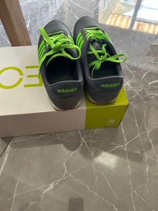 Zapatillas Adidas Grises y Verdes