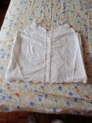 Top tirantes con dibujos troquelados