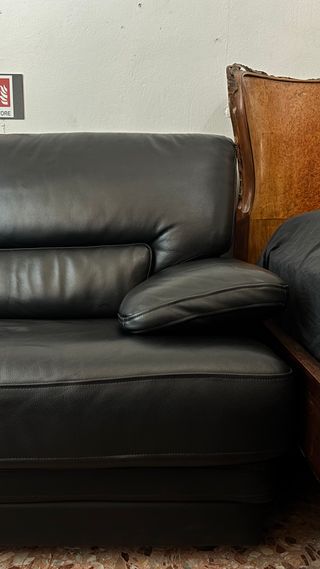Divano in Pelle Nera