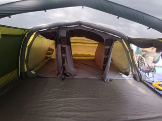 Tienda de campaña Outwell Corvette 7 AC inflable