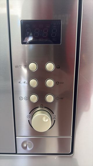 MICROONDAS INTERGABLE CANDY INOX 20L