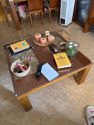 Mesa de centro cuadrada de cristal y madera