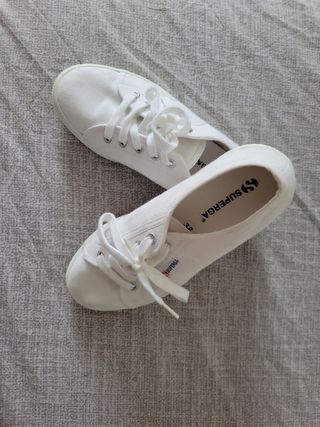 Superga blancas puestas una vez talla 38