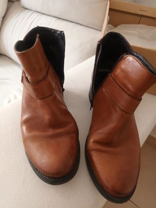 Botines piel Luis Gonzalo,prácticamente nuevos 