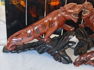 Figuras de Madera de Tigres Chinos