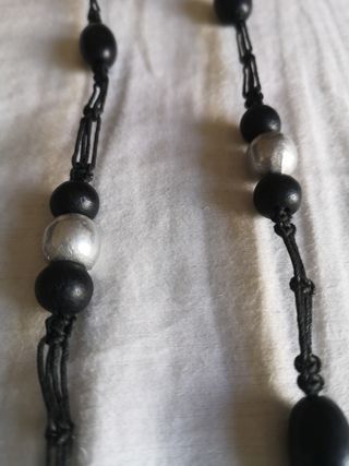 Collar largo negro y plateado