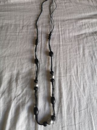 Collar largo negro y plateado