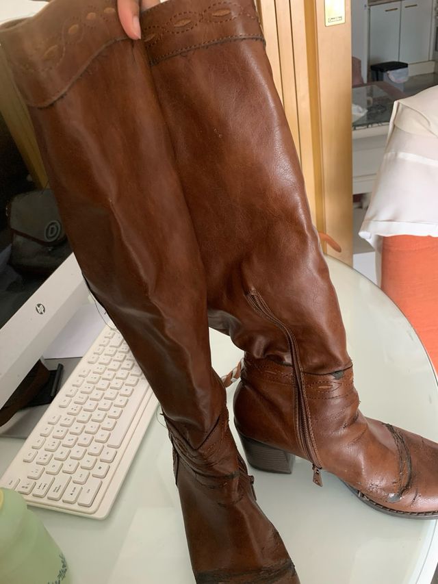 Botas de cuero marrones