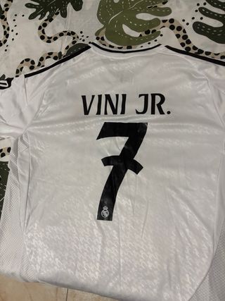 Camiseta Real Madrid Firmada por Vinicius Jr 