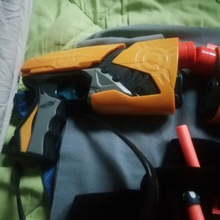 Chalecos y pistola Nerf Dart Tag