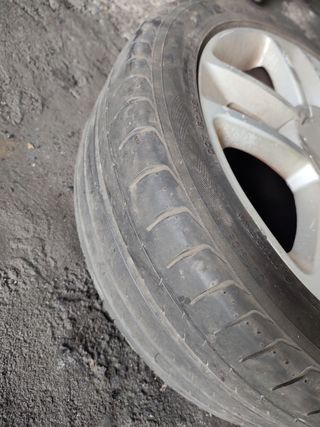 Llantas Renault 17 con neumáticos 225/45ZR17