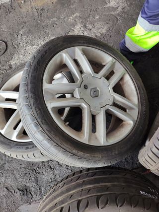 Llantas Renault 17 con neumáticos 225/45ZR17