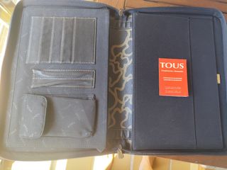 Portadocumentos Tous Negro y Beige