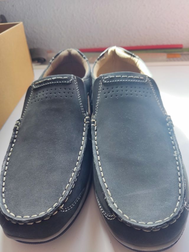 Mocasines chico sin estrenar,talla 40 de piel