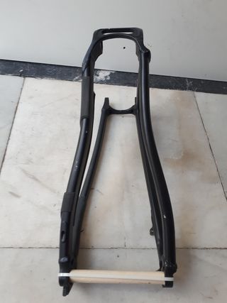 Basculante Aluminio Trasero GIANT