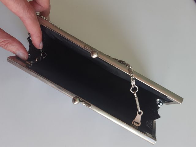 Bolso de fiesta lentejuelas negro y plateado