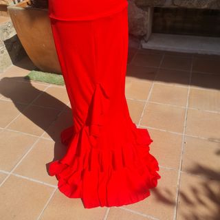Falda flamenca roja con volantes