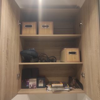 Armario de pared de bambú y madera