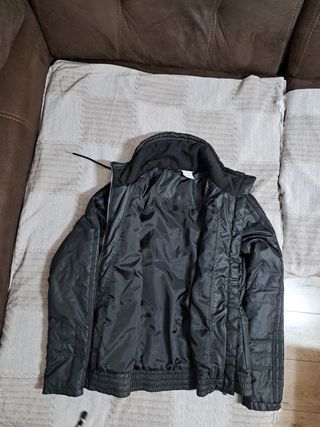 Chaqueta acolchada deportiva Adidas negra