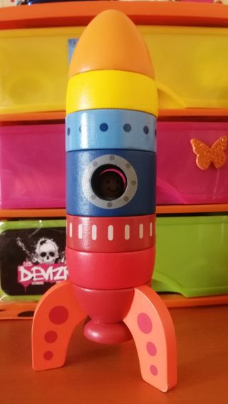 Cohete de madera, juegos Montessori