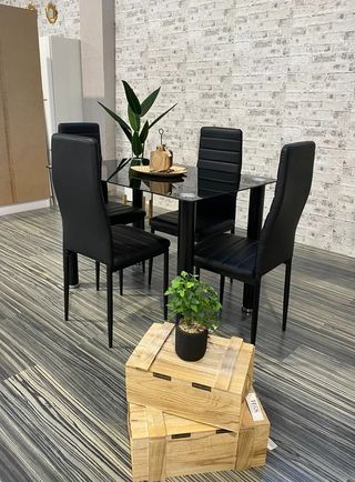 Mesa de comedor cristal templado y 4 sillas